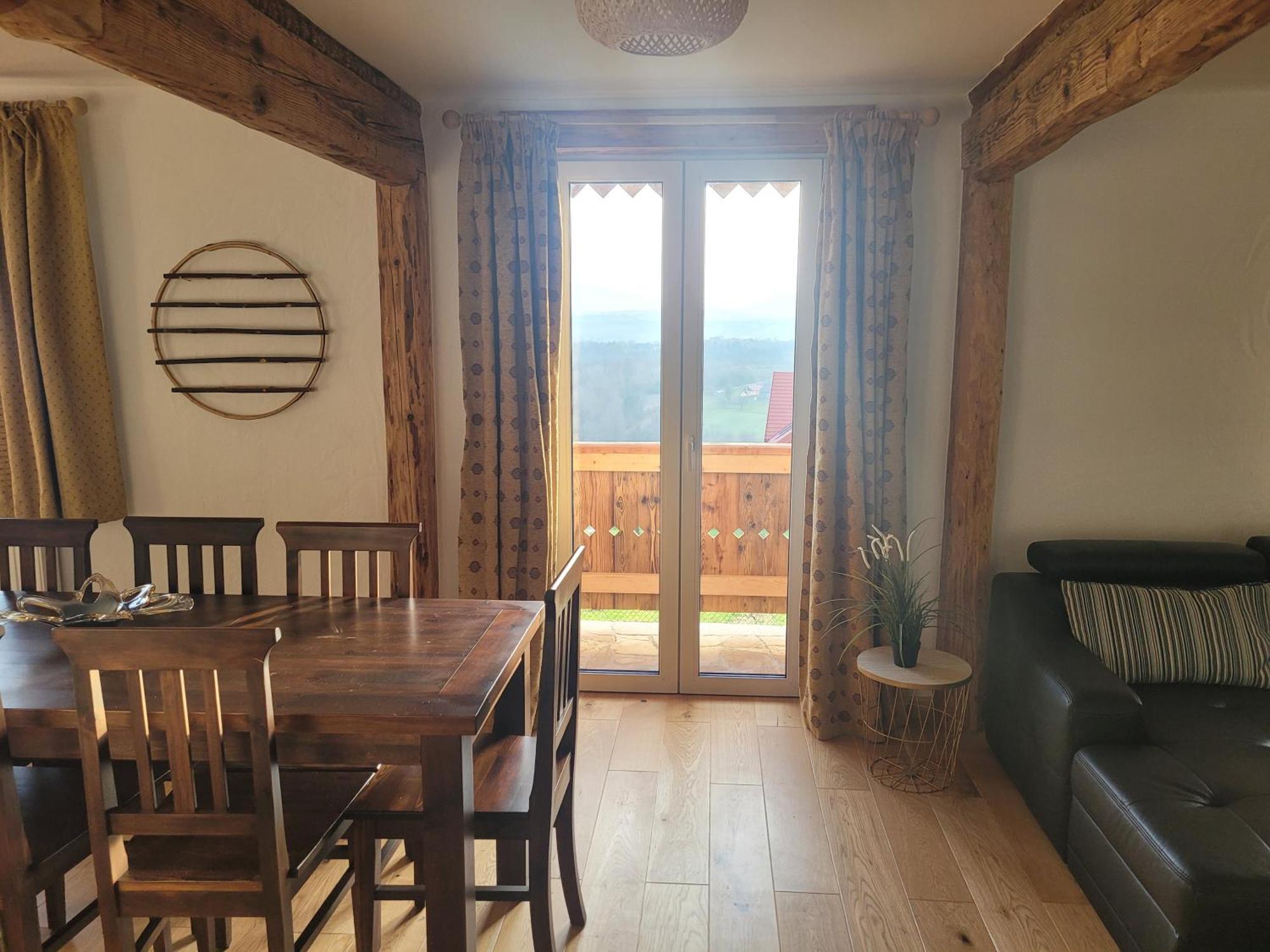 Fantastic View Vineyard Beskid Mountains Gruszow  Rum bild